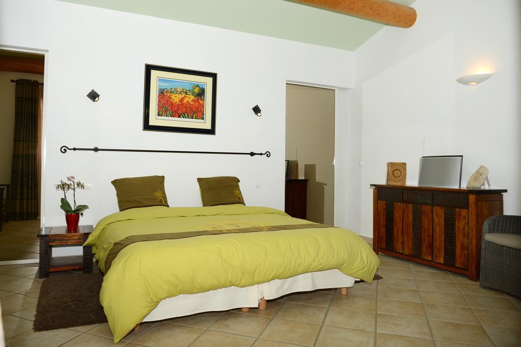 La Roque-Alric Mas De Carabelle B&B 객실 사진