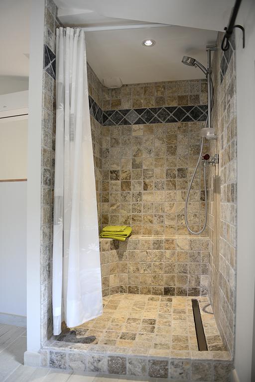 La Roque-Alric Mas De Carabelle B&B 객실 사진