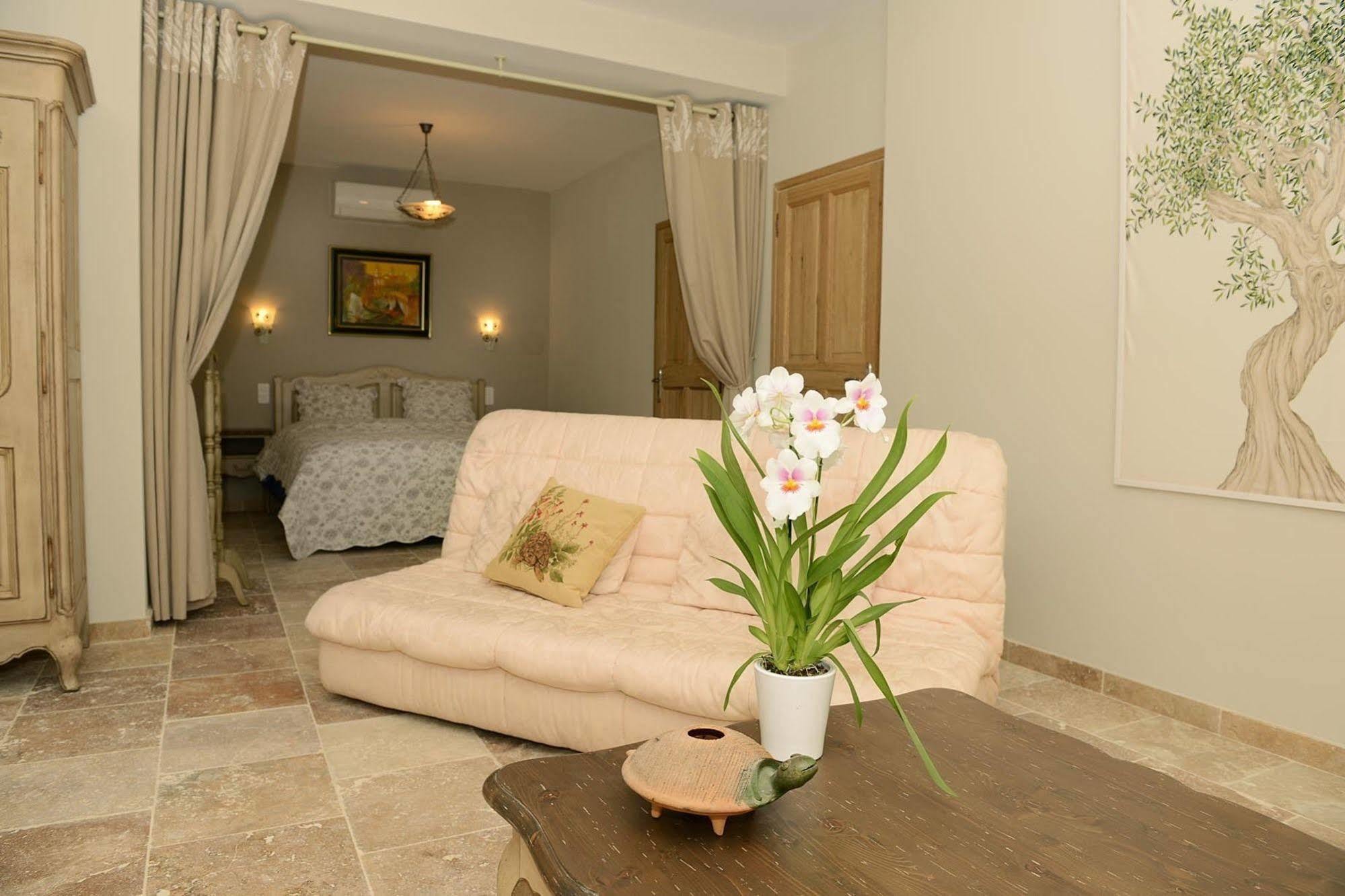 La Roque-Alric Mas De Carabelle B&B 외부 사진